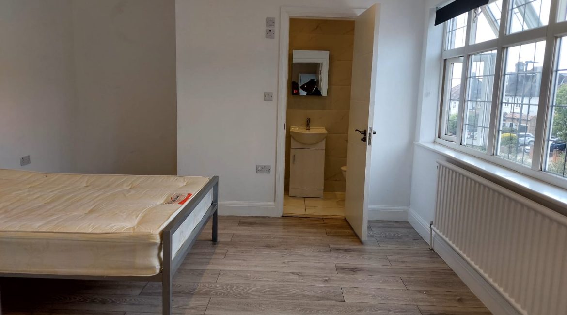 Studio Flat