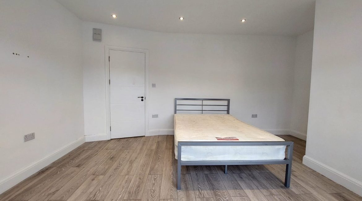 Studio Flat