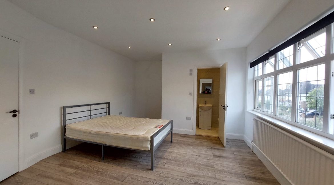Studio Flat