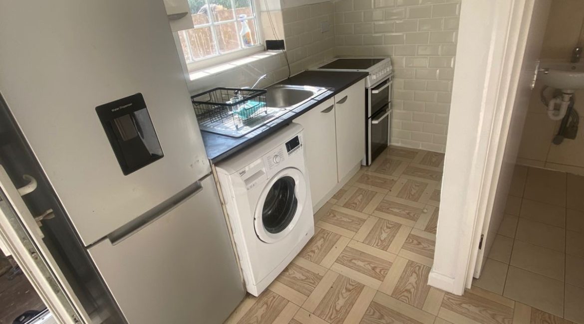 STUDIO FLAT 1200 LEABRIDGE