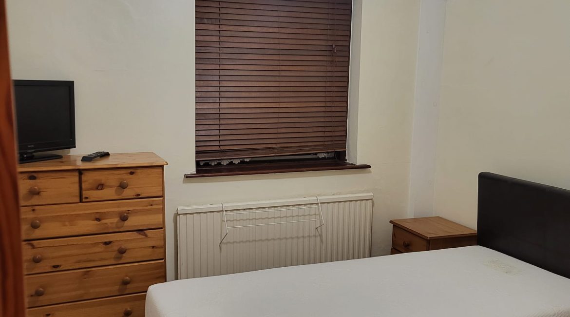 SINGLE ROOM EDMONTON 650 PCM