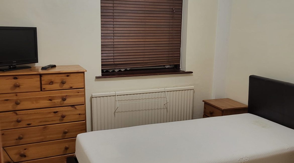 SINGLE ROOM EDMONTON 650 PCM