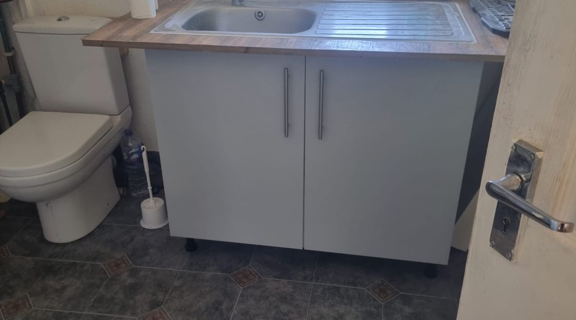 ROOM IN ROMFORD 600 PCM